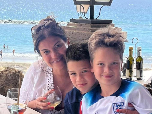 Cancer patient with her children